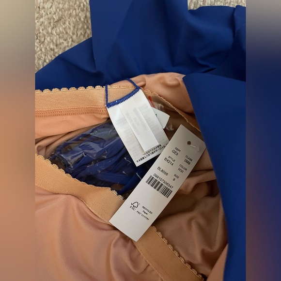 J Crew blue navy one piece strapless ruffle swimsuit NWT size 6 - Picture 3 of 3